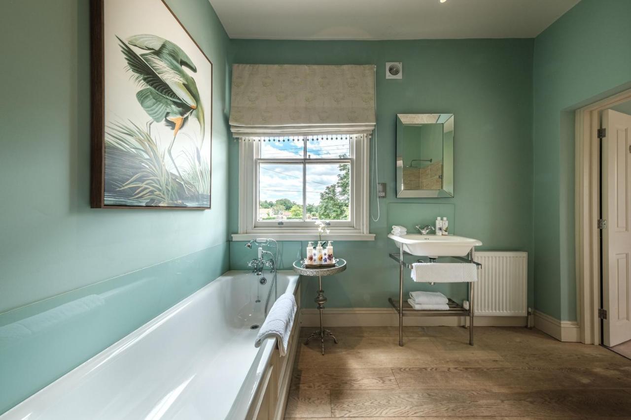 The Packhorse Inn Ньюмаркет Экстерьер фото